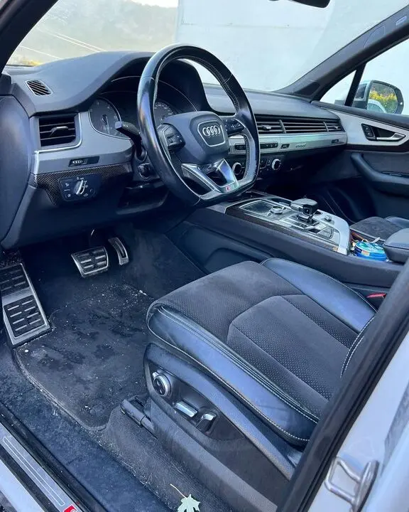 Audi SQ7 avant nettoyage