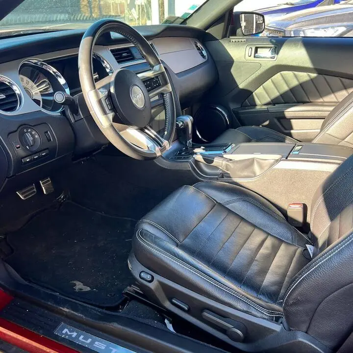 Ford Mustang avant nettoyage
