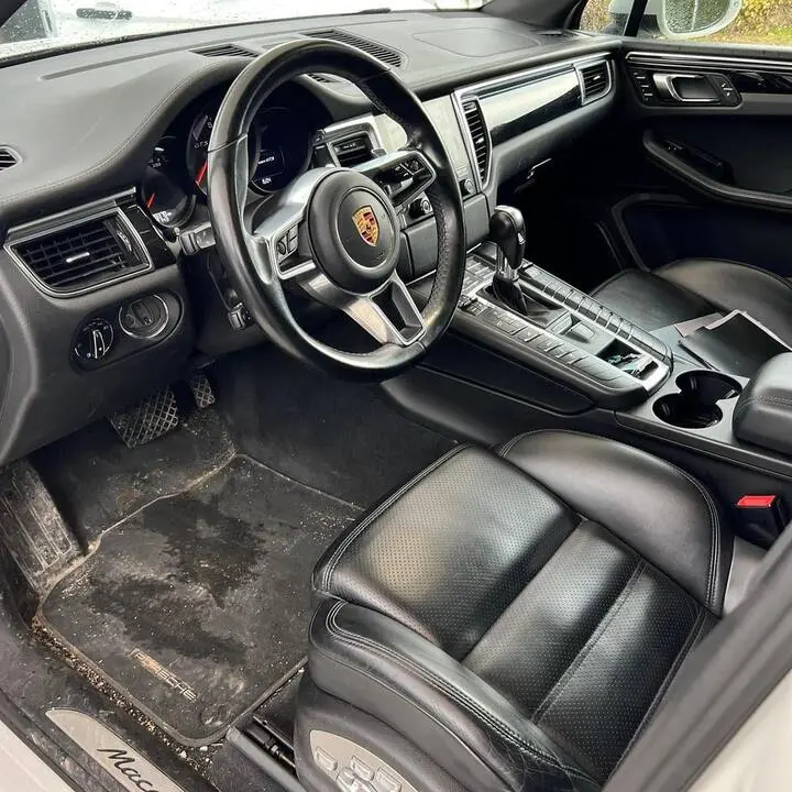 Porsche Macan avant nettoyage